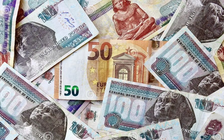 سعر اليورو مقابل الجنيه المصري EUR/EGP قرب 58.55 جنيه.. هل يختبر مستوى 60 خلال الأسبوع؟