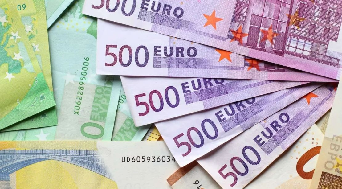 سعر اليورو مقابل الجنيه المصري EUR/EGP: هل يتجاوز 60 جنيهًا خلال الأسبوع المقبل؟