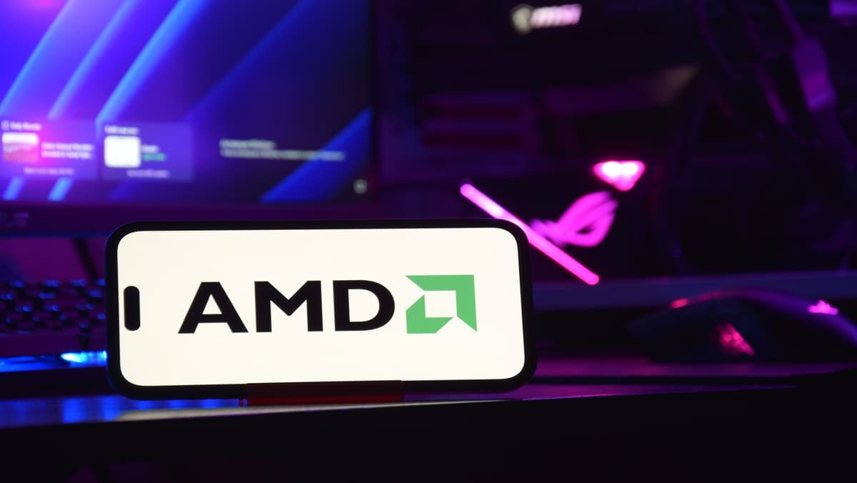 AMD stock bounced back 3.9% after crashing: why AMD is trading up?