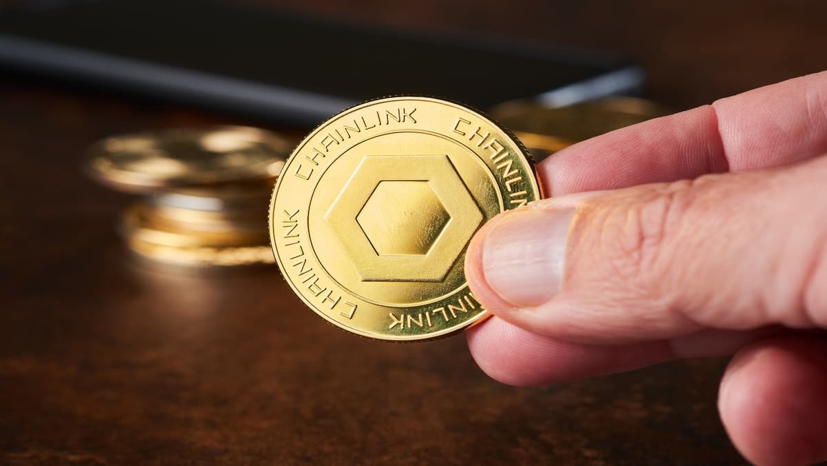 What’s the Next Big Crypto Going to Be: LINK, LILPEPE, HBAR?