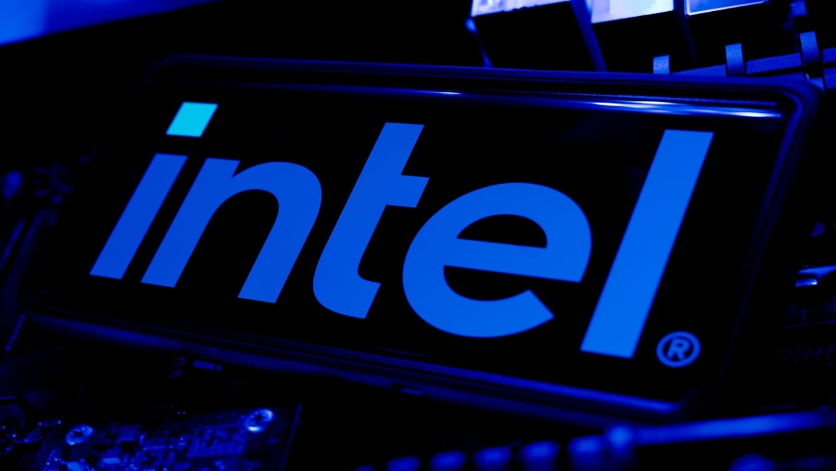 Intel Stock Surges 12% as AI Chip Rally and SK Hynix Ohio Talks Lift Sentiment