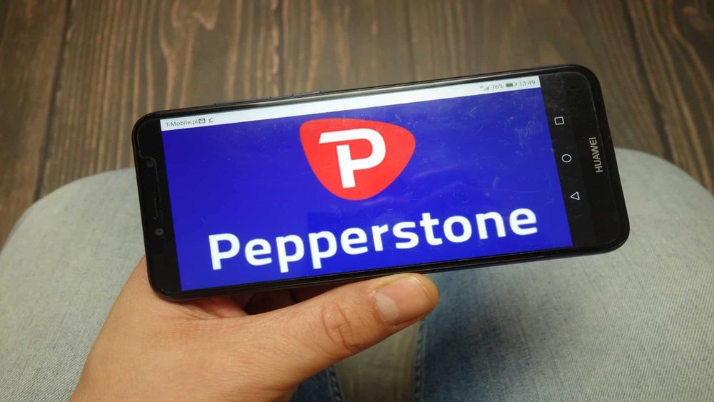 large_pepperstone_broker_41f24b5f77.jpg