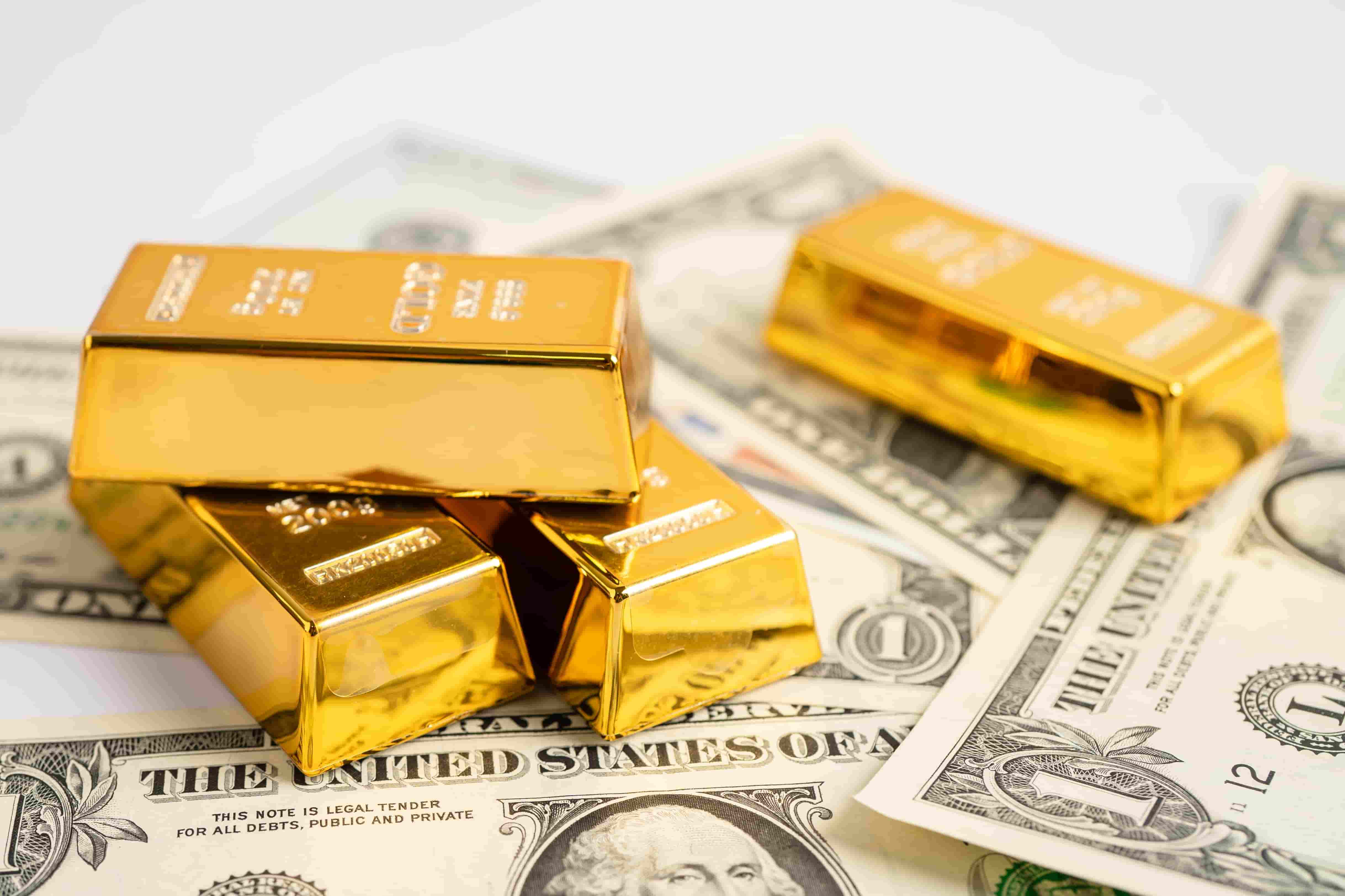 أسعار الذهب اليوم: الذهب يتراجع بشكل طفيف إلى 4,030 دولاراً وسط ترقب بيانات الاقتصاد الأمريكي