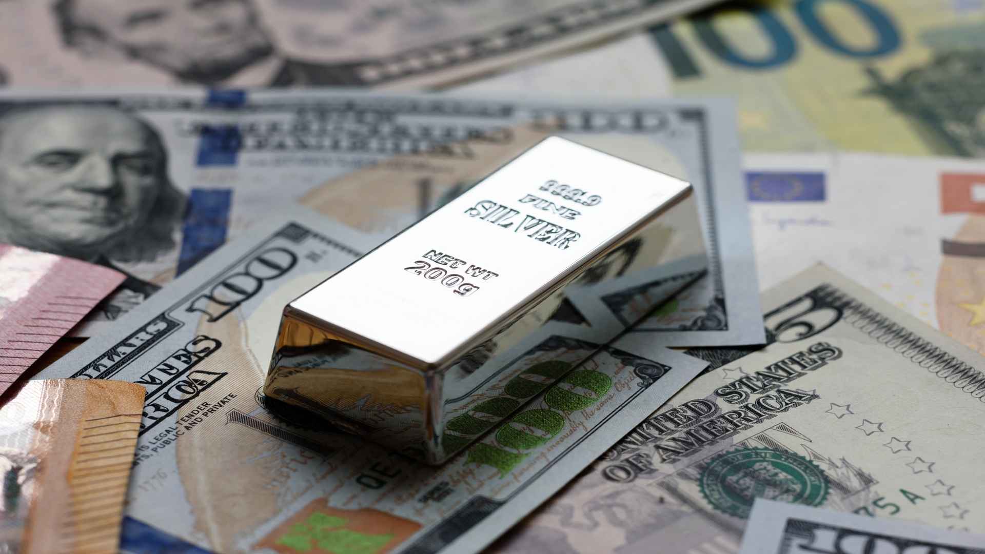 Silver ETF vs Physical Silver: Which Is Better for Silver Exposure?