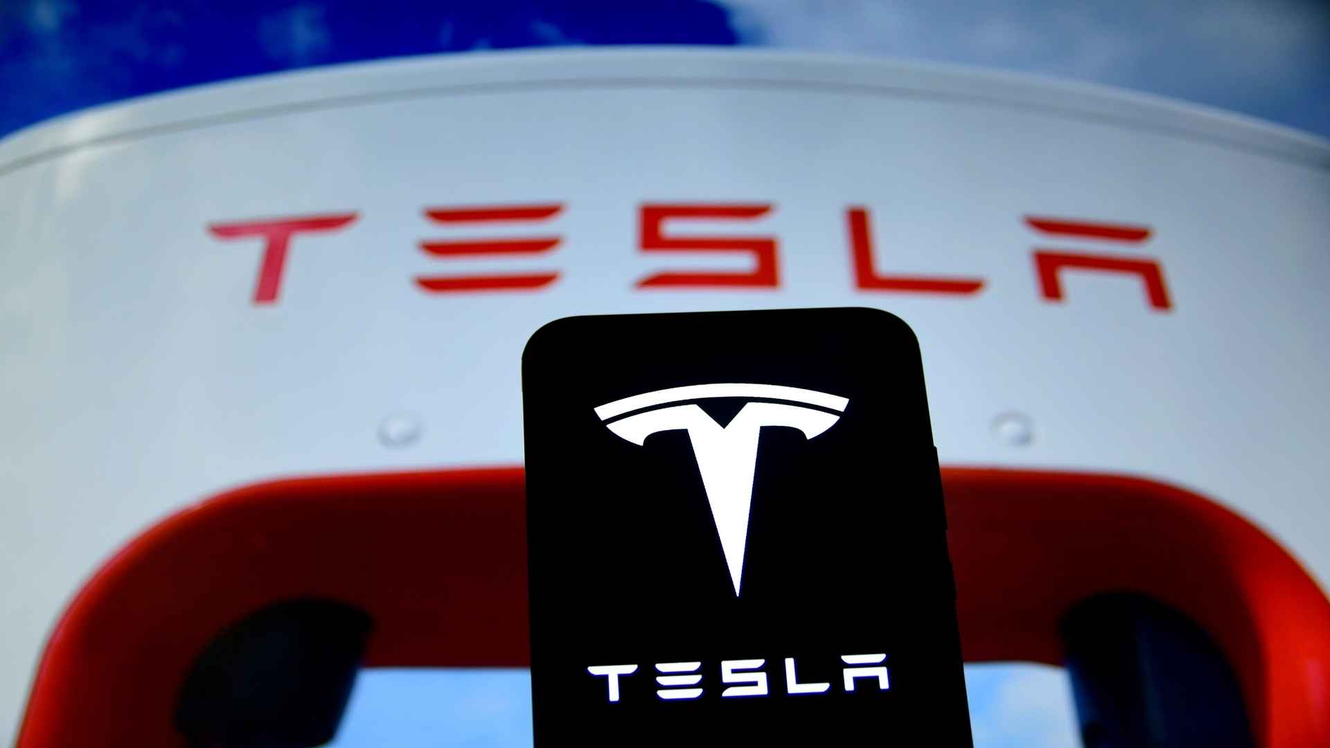 tesla-share.jpg